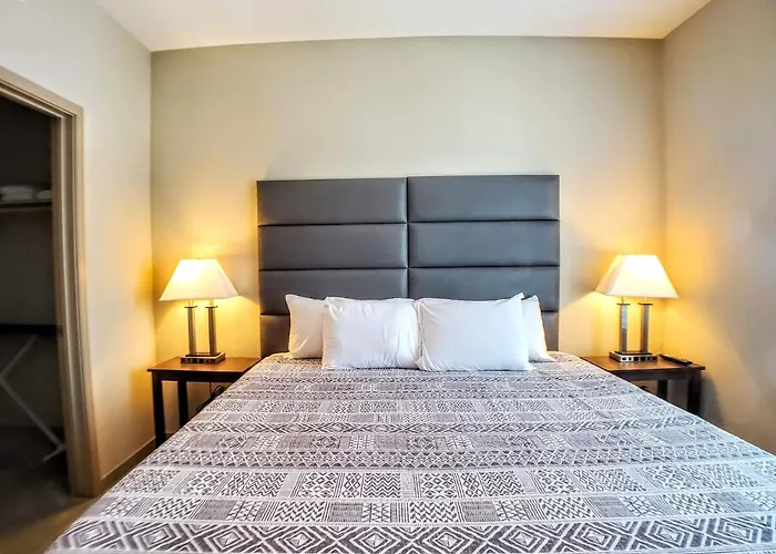 Modern Urban Apartments│on Roosevelt Row│local Eat & Drink