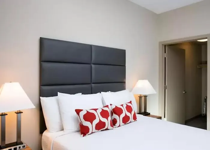 Modern Urban Apartments│on Roosevelt Row│local Eat & Drink Apartment *