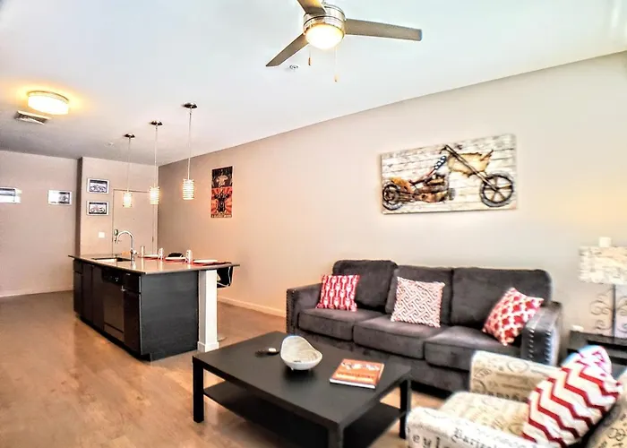 Modern Urban Apartments│on Roosevelt Row│local Eat & Drink Apartment *